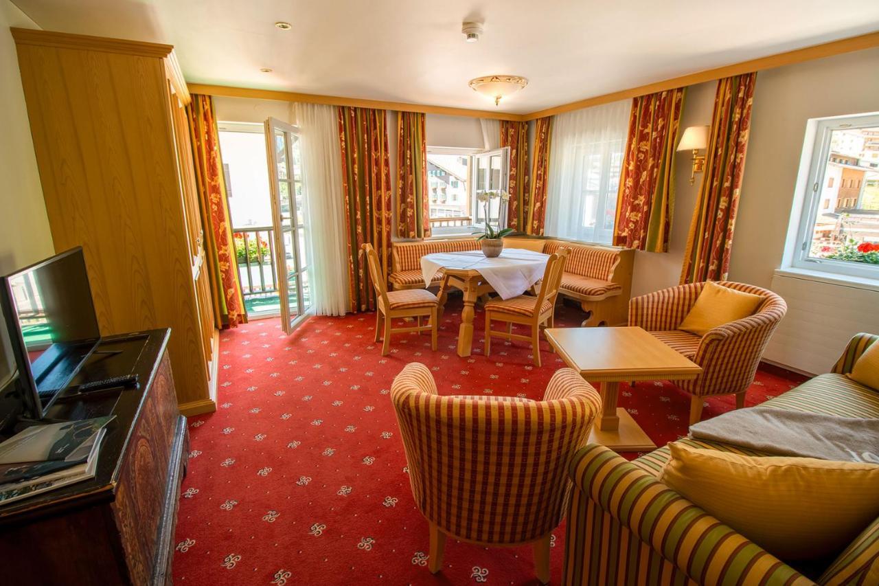 Hotel Tannbergerhof Im Zentrum Von Lech Luaran gambar