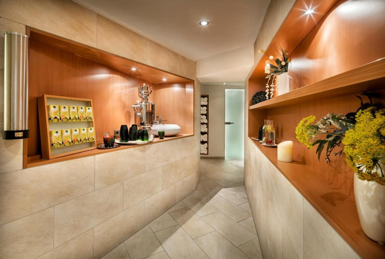 Hotel Tannbergerhof Im Zentrum Von Lech Luaran gambar