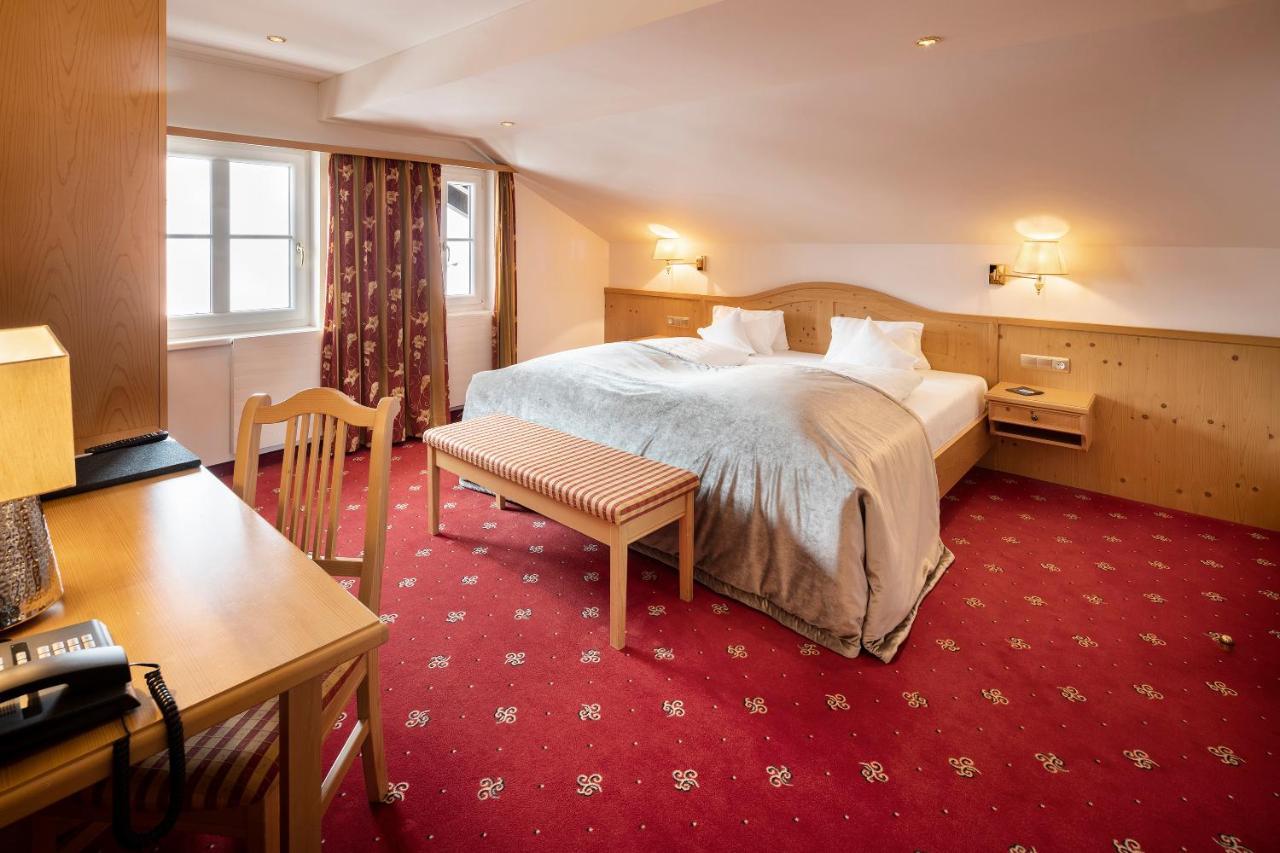 Hotel Tannbergerhof Im Zentrum Von Lech Luaran gambar