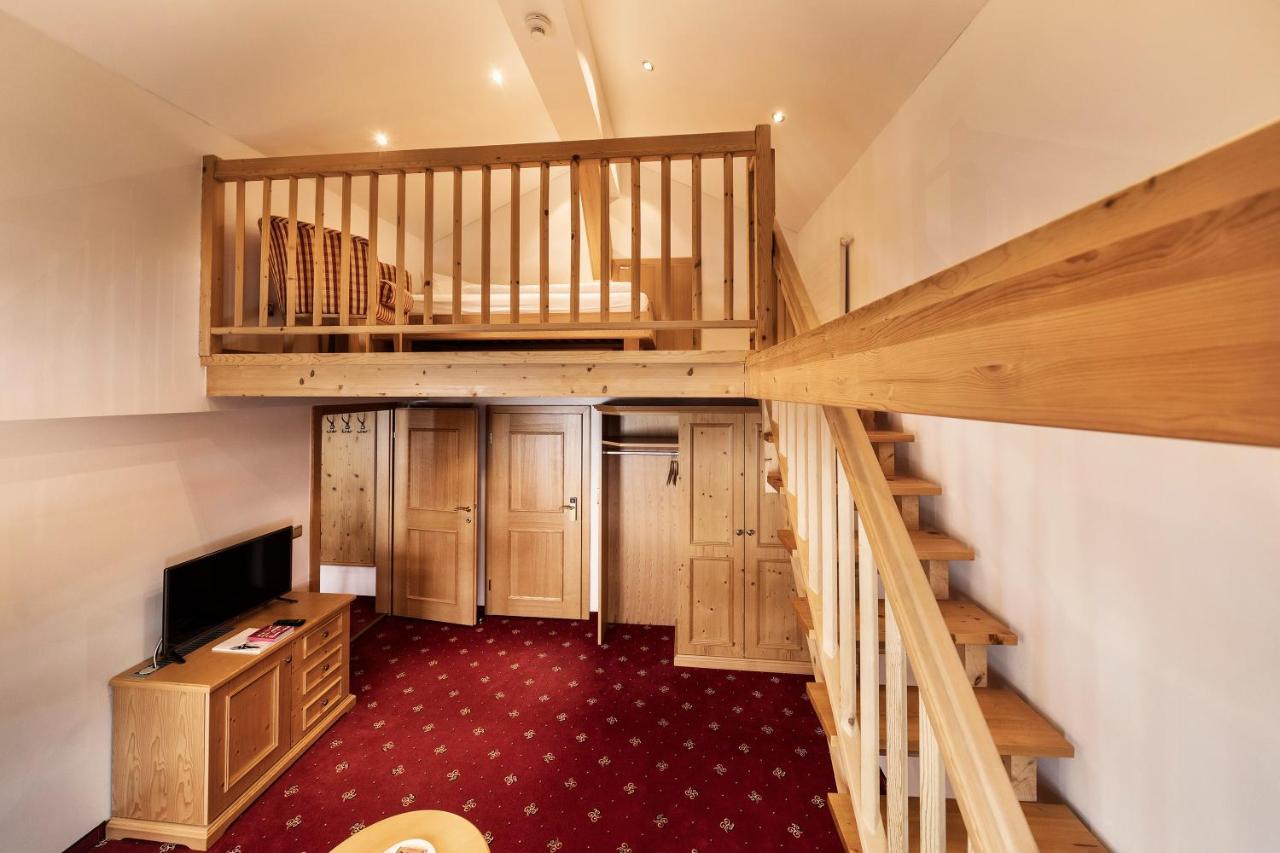Hotel Tannbergerhof Im Zentrum Von Lech Luaran gambar