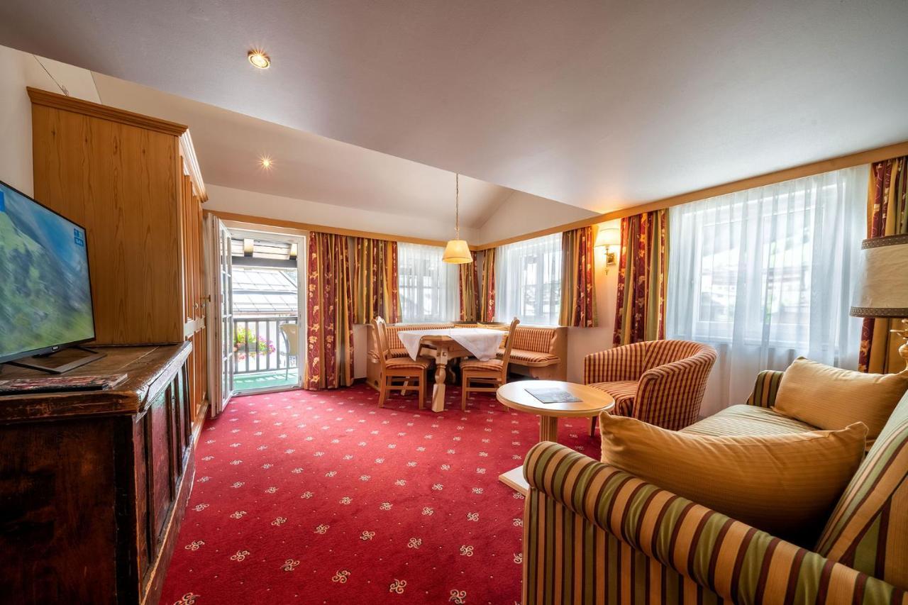 Hotel Tannbergerhof Im Zentrum Von Lech Luaran gambar