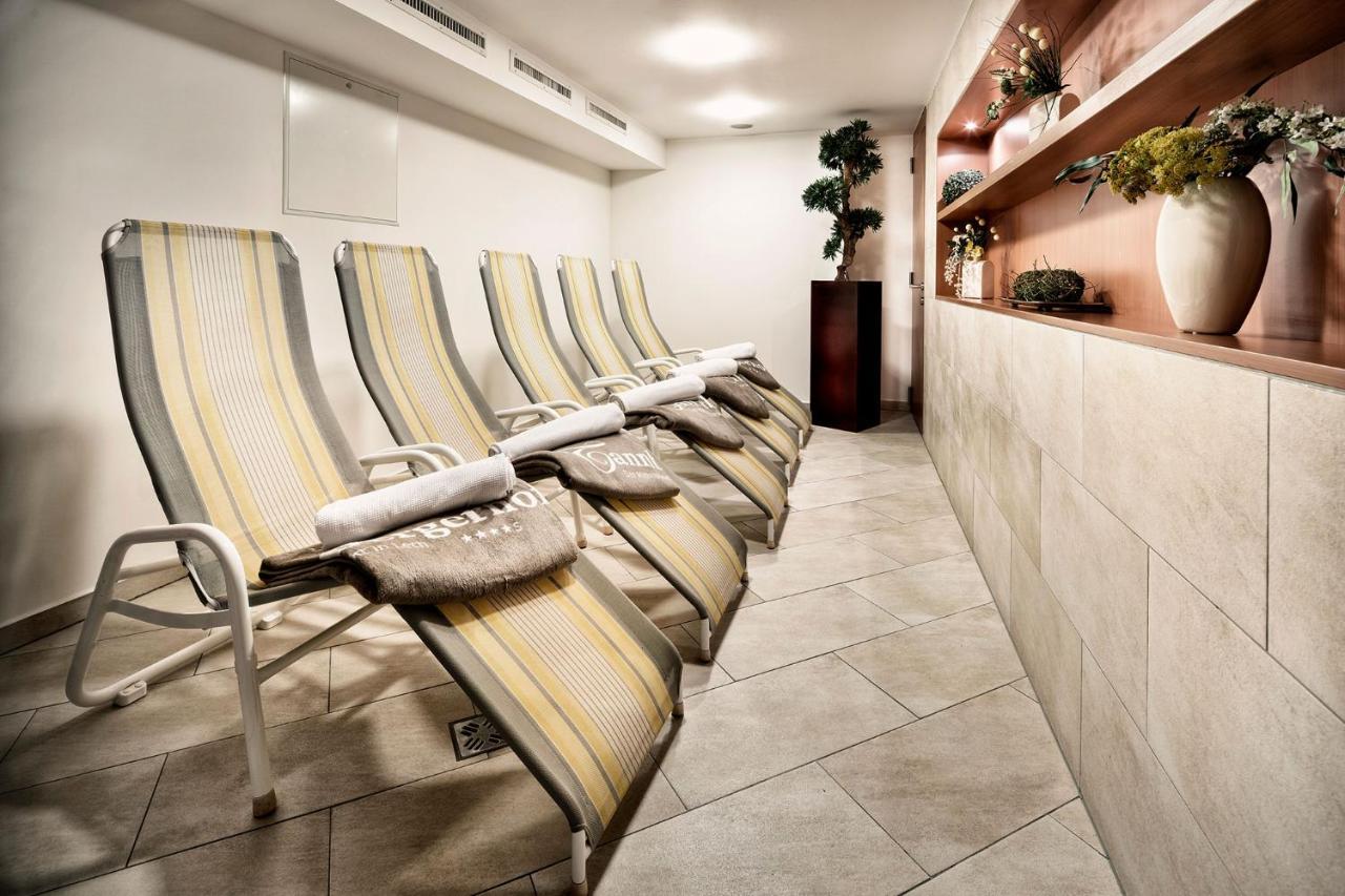 Hotel Tannbergerhof Im Zentrum Von Lech Luaran gambar