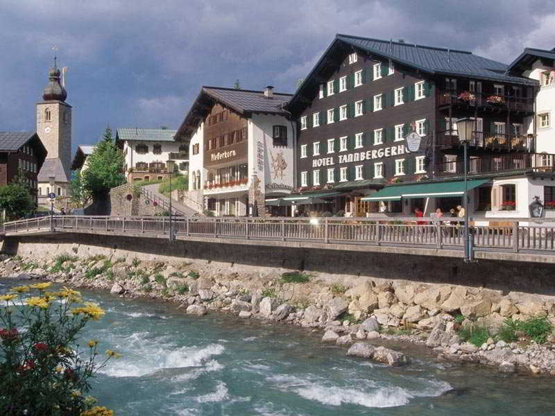 Hotel Tannbergerhof Im Zentrum Von Lech Luaran gambar